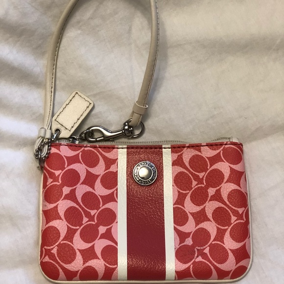 Coach Handbags - Coach wristlet